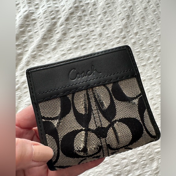 Small Coach Wallet - Picture 8 of 10